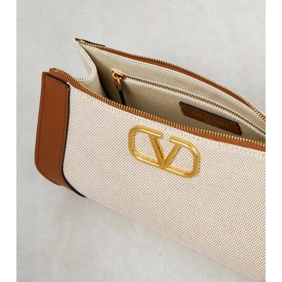 Valentino Garavani VLogo Medium Cosmetics Case 4 Valentino Garavani VLogo Medium Cosmetics Case - Image 2