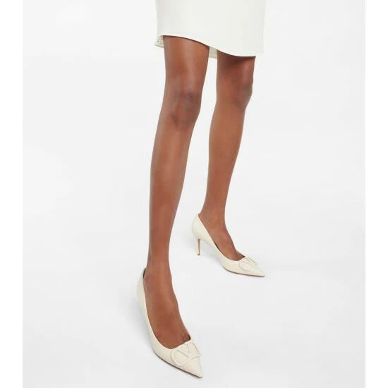 Valentino Garavani VLogo Leather Pumps 5 Valentino Garavani VLogo Leather Pumps - Image 3