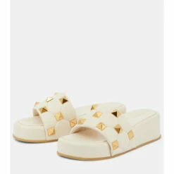 Valentino Garavani Roman Stud Leather Platform Sandals 10 Valentino Garavani Roman Stud Leather Platform Sandals -Valentino Garavani Sales unnamed file 1222