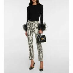 Valentino Garavani One Stud Small Leather Shoulder Bag -Valentino Garavani Sales unnamed file 1278