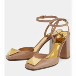 Valentino Garavani One Stud Patent Leather Pumps -Valentino Garavani Sales unnamed file 1343