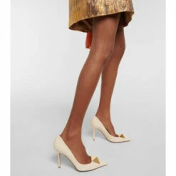 Valentino Garavani One Stud Patent Leather Pumps -Valentino Garavani Sales unnamed file 153