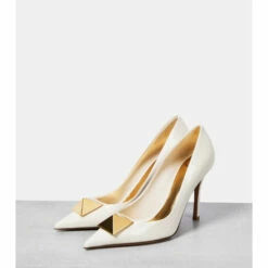 Valentino Garavani One Stud Patent Leather Pumps -Valentino Garavani Sales unnamed file 154