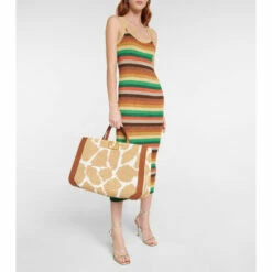 Valentino Garavani VLogo Medium Raffia-effect Tote -Valentino Garavani Sales unnamed file 1624