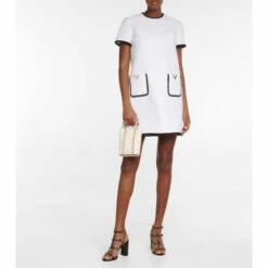 Valentino Garavani Rockstud Leather Tote Bag 9 Valentino Garavani Rockstud Leather Tote Bag -Valentino Garavani Sales unnamed file 1741