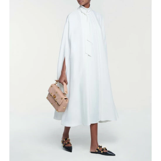 Valentino Garavani Roman Stud Large Leather Shoulder Bag 6 Valentino Garavani Roman Stud Large Leather Shoulder Bag - Image 4