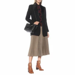 Valentino Garavani Rockstud Small Leather Tote 9 Valentino Garavani Rockstud Small Leather Tote -Valentino Garavani Sales unnamed file 2412