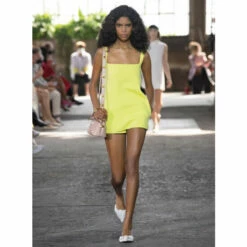 Valentino Garavani Roman Stud The Handle Small Leather Tote -Valentino Garavani Sales unnamed file 2422