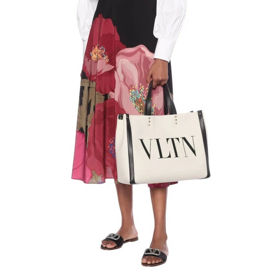 Valentino Garavani Grande Plage Medium VLTN Canvas Tote 3 Valentino Garavani Grande Plage Medium VLTN Canvas Tote