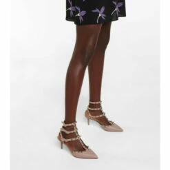 Valentino Garavani Rockstud Leather Pumps -Valentino Garavani Sales unnamed file 2487