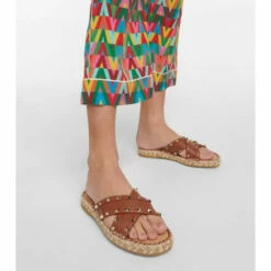 Valentino Garavani Rockstud Leather And Raffia Slides -Valentino Garavani Sales unnamed file 2567