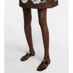 Valentino Garavani One Stud Leather Thong Sandals -Valentino Garavani Sales unnamed file 2639