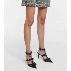 Valentino Garavani Roman Stud Leather Pumps -Valentino Garavani Sales unnamed file 2888