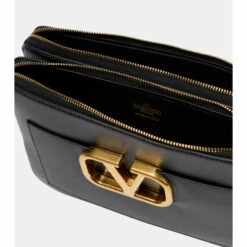 Valentino Garavani VLogo Signature Leather Pouch -Valentino Garavani Sales unnamed file 3099