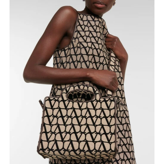 Valentino Garavani La Troisième Toile Iconographe Tote Bag 3 Valentino Garavani La Troisième Toile Iconographe Tote Bag