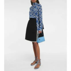 Valentino Garavani Rockstud Small Leather Crossbody Bag 10 Valentino Garavani Rockstud Small Leather Crossbody Bag -Valentino Garavani Sales unnamed file 336