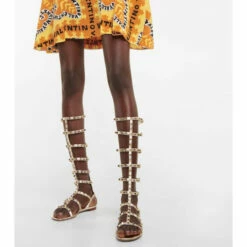 Valentino Garavani Rockstud Leather Knee-high Sandals 9 Valentino Garavani Rockstud Leather Knee-high Sandals -Valentino Garavani Sales unnamed file 3394