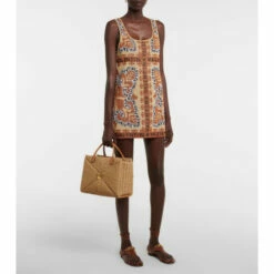 Valentino Garavani One Stud Medium Raffia Tote Bag -Valentino Garavani Sales unnamed file 3425