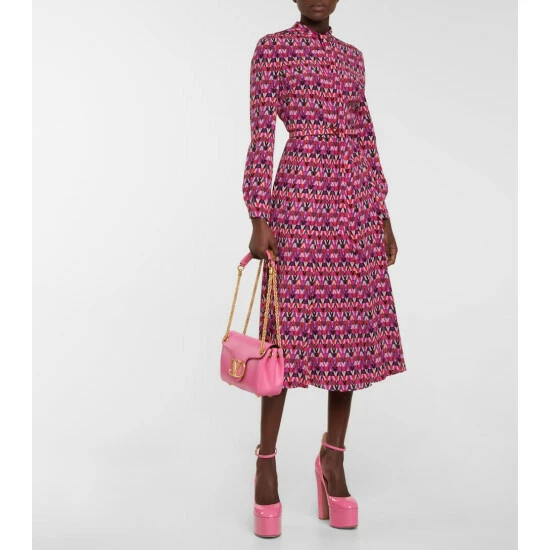 Valentino Garavani Stud Sign Leather Shoulder Bag 6 Valentino Garavani Stud Sign Leather Shoulder Bag - Image 4