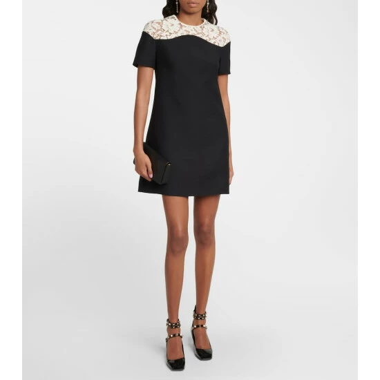 Valentino Garavani VLogo Leather Shoulder Bag 6 Valentino Garavani VLogo Leather Shoulder Bag - Image 4