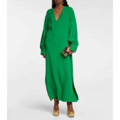 Valentino Garavani Carry Secrets Dragon Clutch -Valentino Garavani Sales unnamed file 870